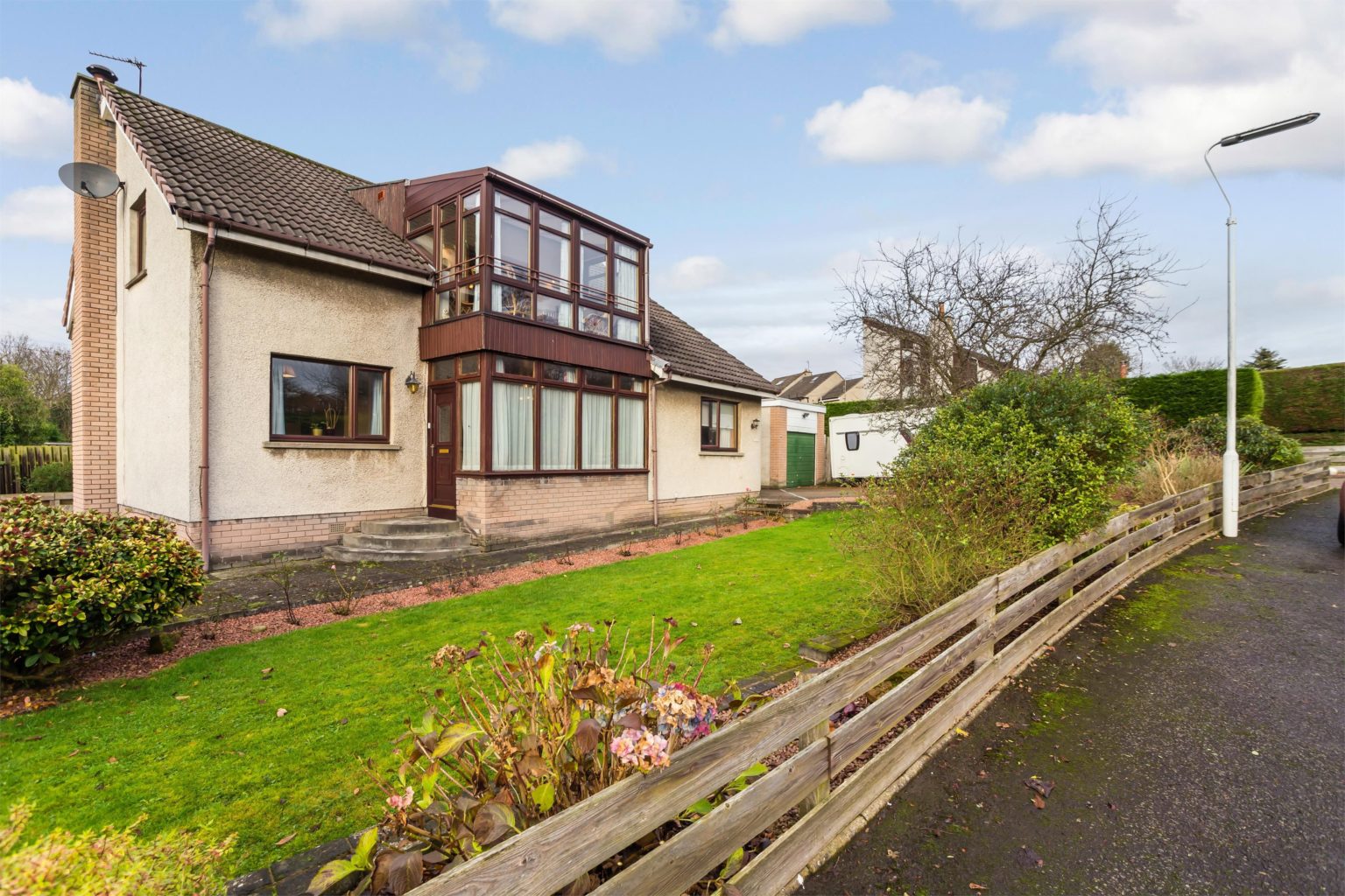 4 Carron Grove, DUNFERMLINE, KY11 4LN Ross & Connel Ross & Connel