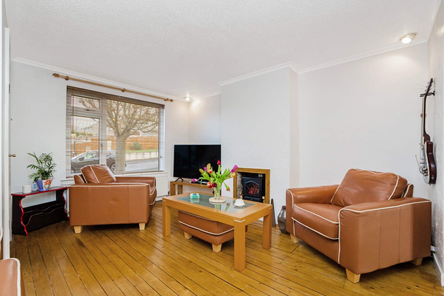 90 Pitcorthie Drive, DUNFERMLINE, KY11 8AJ Ross & Connel Ross & Connel