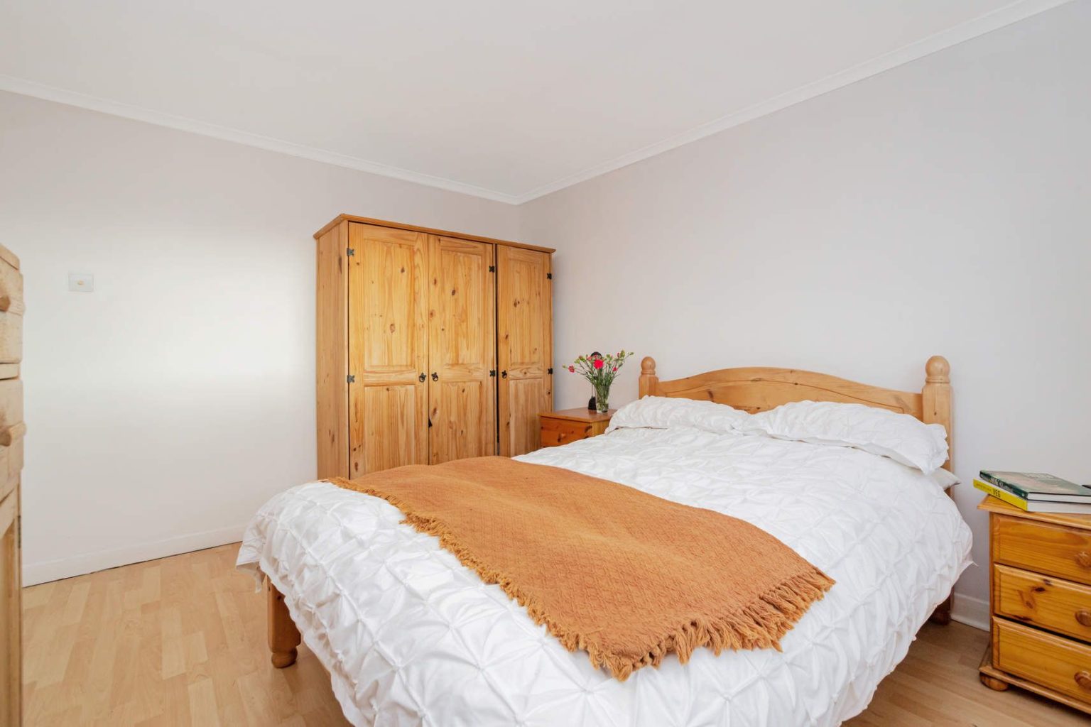 90 Pitcorthie Drive, DUNFERMLINE, KY11 8AJ Ross & Connel Ross & Connel