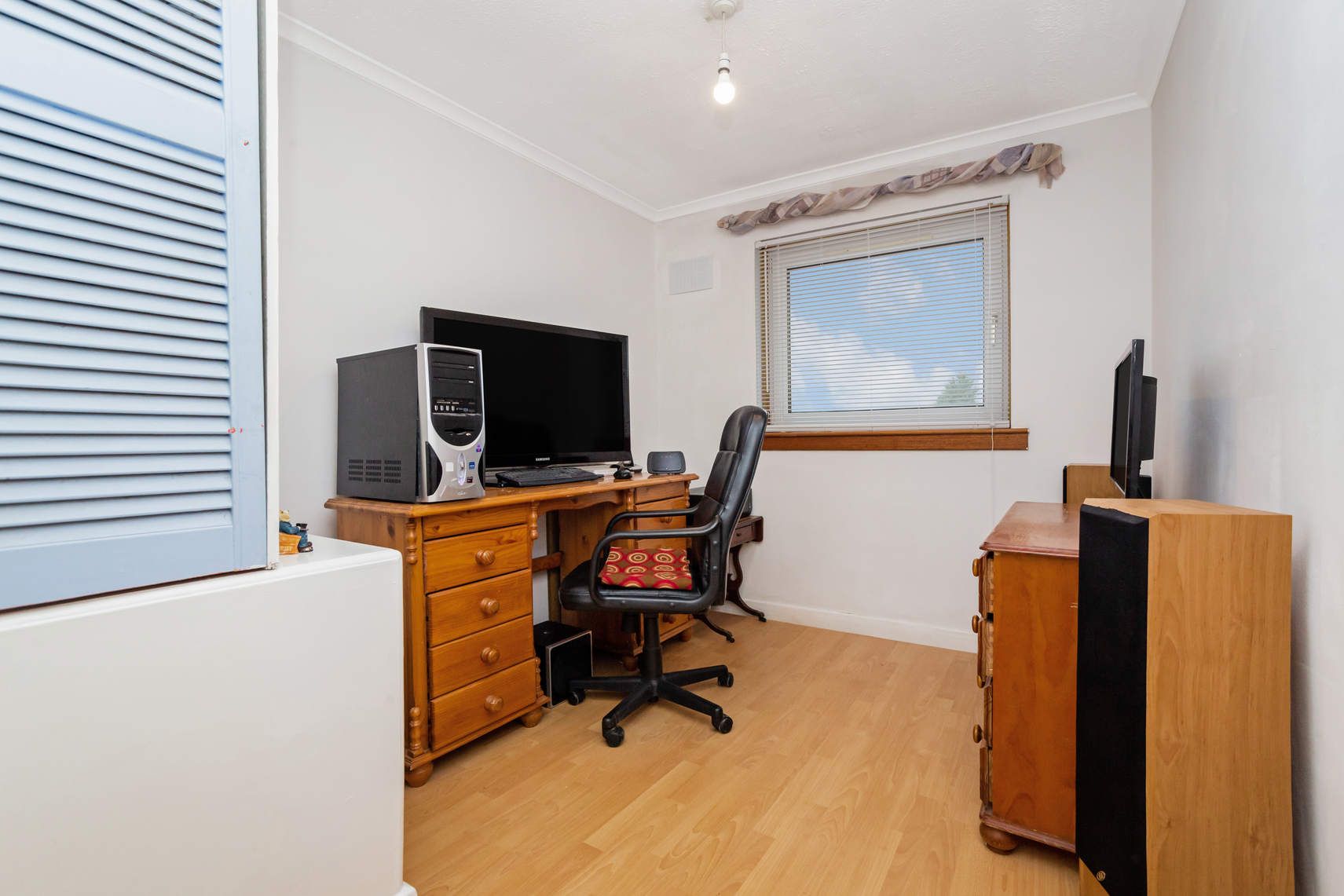 90 Pitcorthie Drive, DUNFERMLINE, KY11 8AJ Ross & Connel Ross & Connel