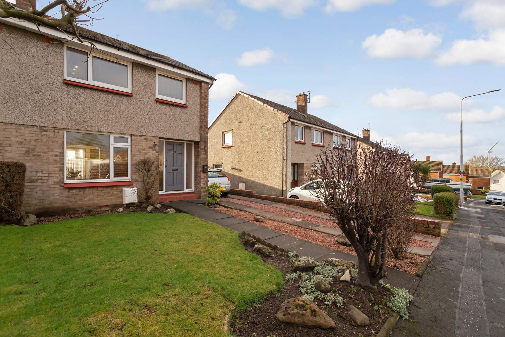 90 Pitcorthie Drive, DUNFERMLINE, KY11 8AJ Ross & Connel Ross & Connel
