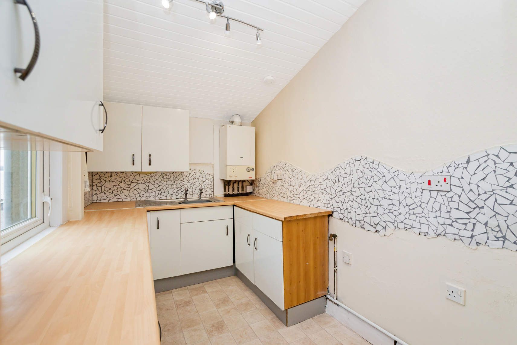 188 Main Street, Newmills, DUNFERMLINE, KY12 8SY Ross & Connel Ross