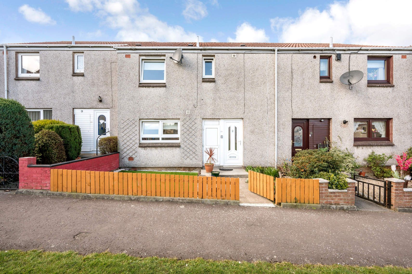 26 Thomson Place, Rosyth, DUNFERMLINE, KY11 2EL Ross & Connel Ross