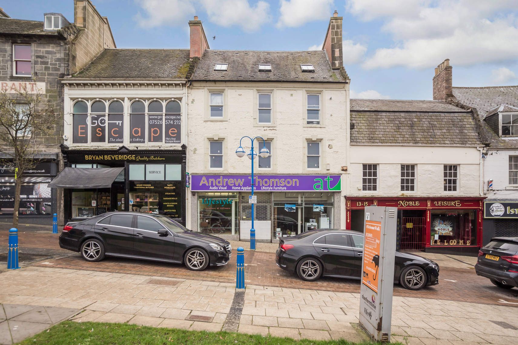 8 Blellochs Close (off High Street) DUNFERMLINE, KY12 7DN Ross