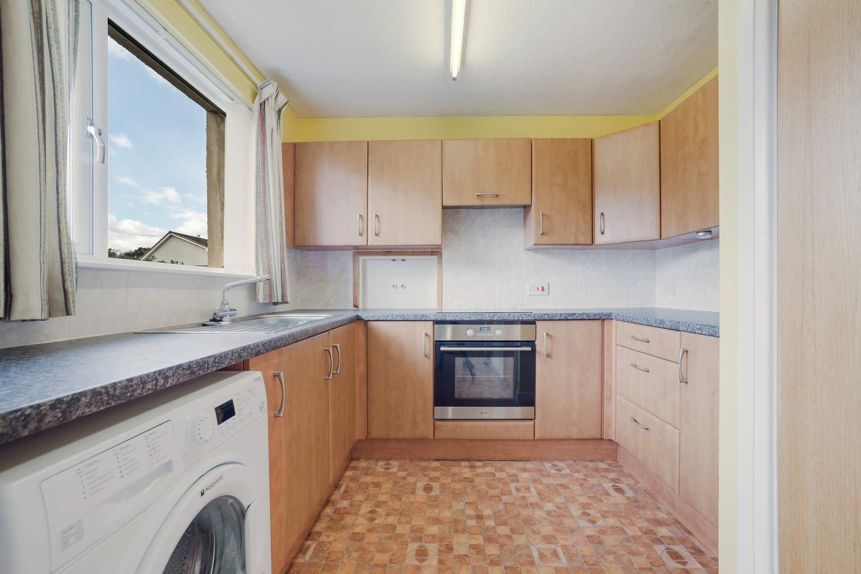 14 The Wynd, Dalgety Bay, DUNFERMLINE, KY11 9SH Ross & Connel Ross