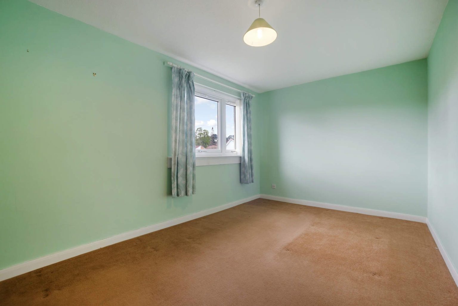 14 The Wynd, Dalgety Bay, DUNFERMLINE, KY11 9SH Ross & Connel Ross