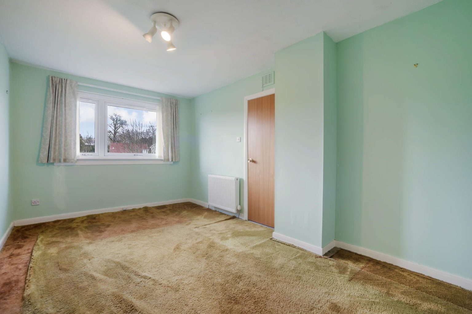 14 The Wynd, Dalgety Bay, DUNFERMLINE, KY11 9SH Ross & Connel Ross