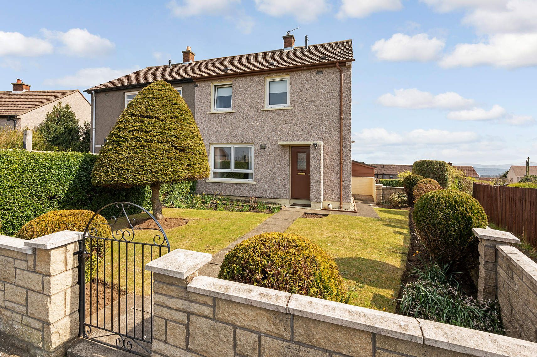 18 Hillfield Crescent, INVERKEITHING, KY11 1AH Ross & Connel Ross