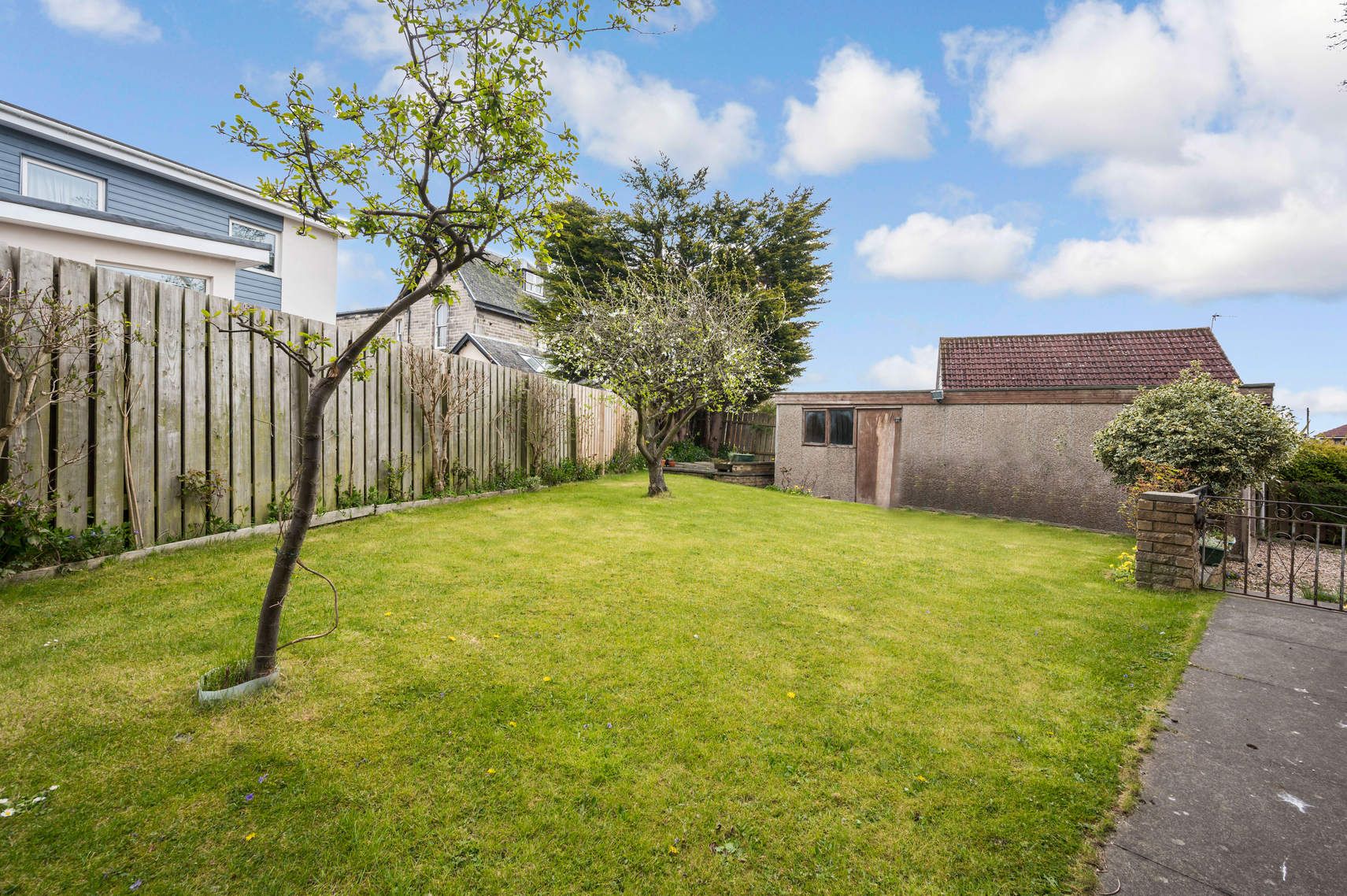 29 Broomieknowe, DUNFERMLINE, KY11 4YR Ross & Connel Ross & Connel