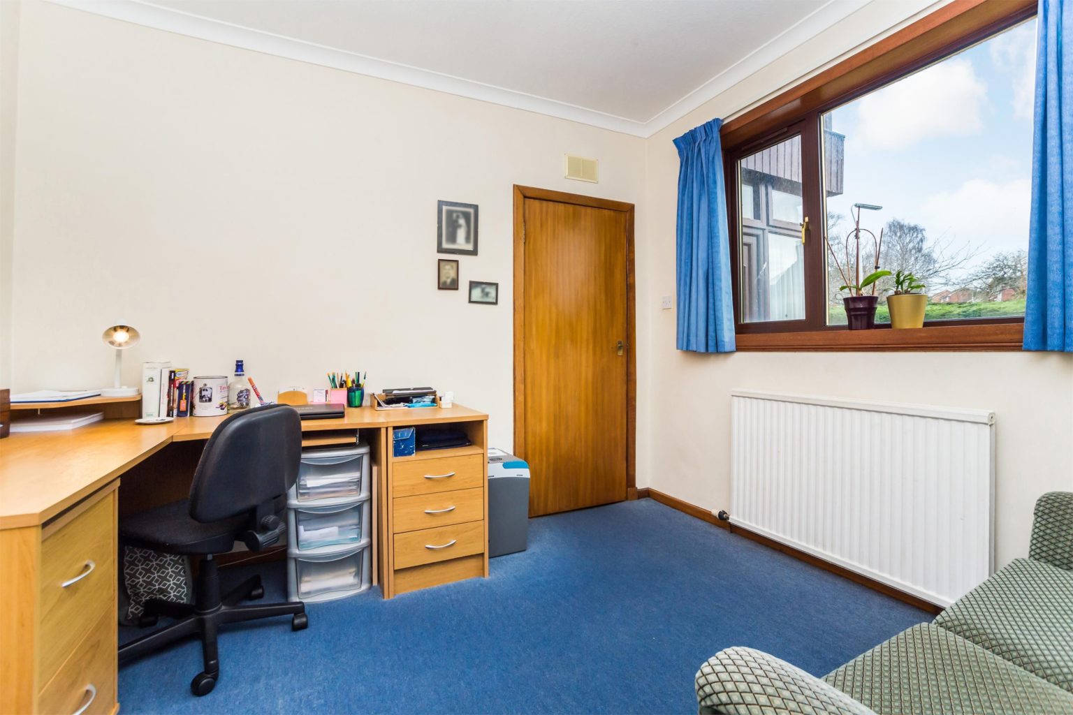 4 Carron Grove, DUNFERMLINE, KY11 4LN Ross & Connel Ross & Connel