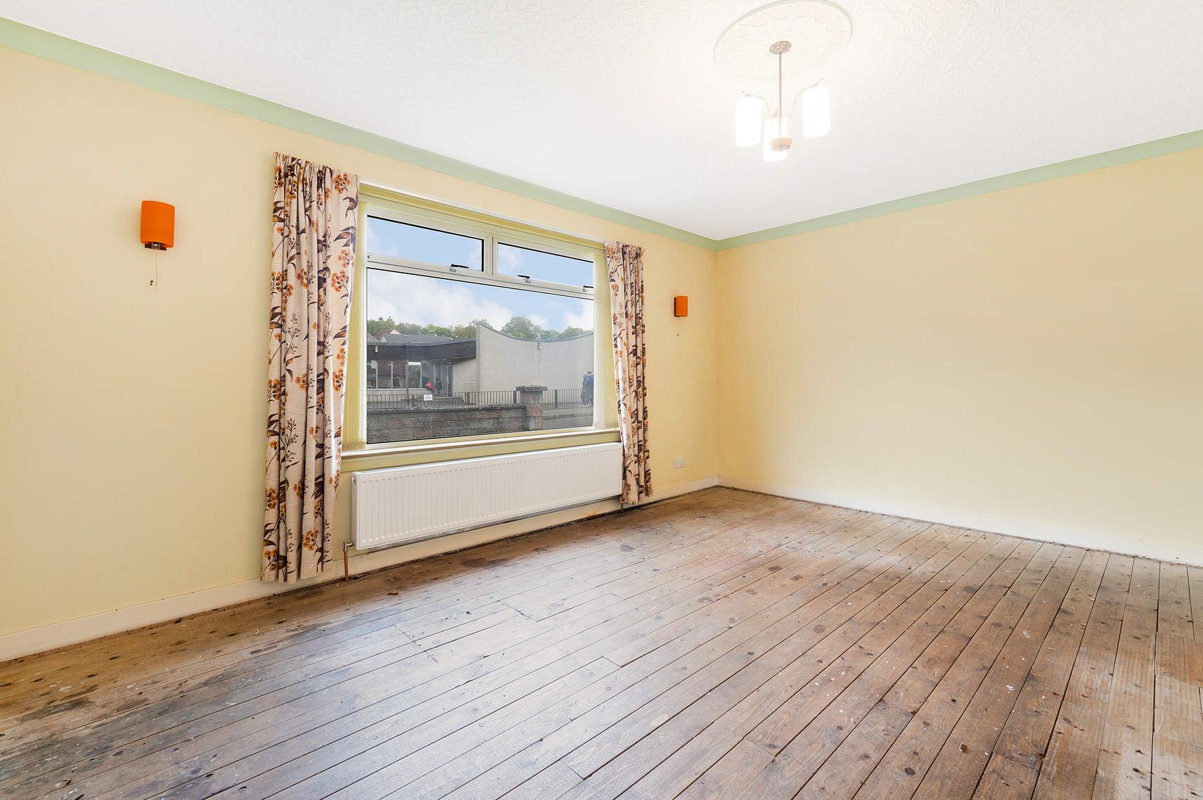 37 Dean Drive, Crossford, DUNFERMLINE, KY12 8PF Ross & Connel Ross