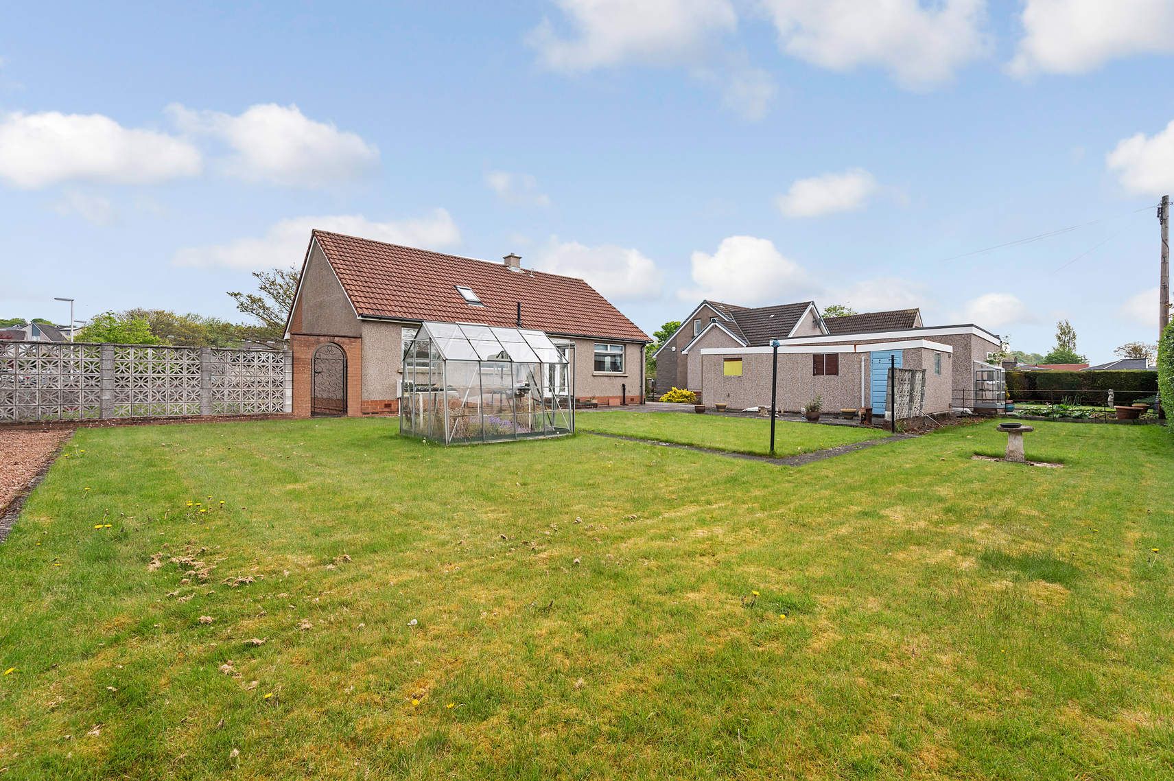 37 Dean Drive, Crossford, DUNFERMLINE, KY12 8PF Ross & Connel Ross