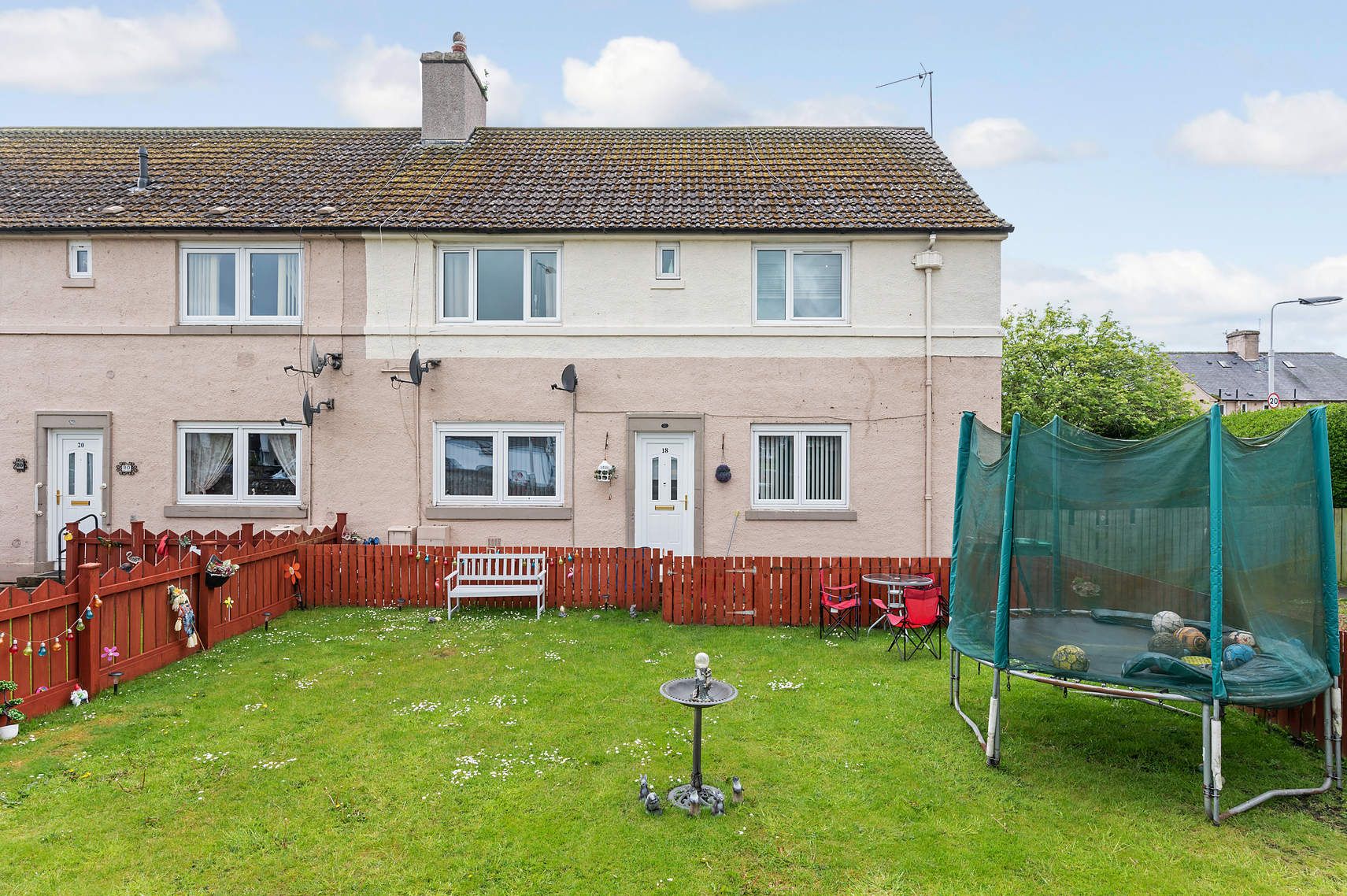 16 Station Road, Oakley, DUNFERMLINE, KY12 9QE Ross & Connel Ross