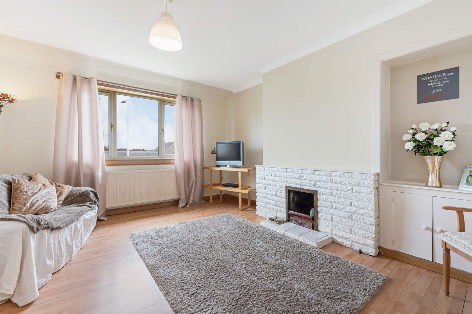 16 Station Road, Oakley, DUNFERMLINE, KY12 9QE Ross & Connel Ross