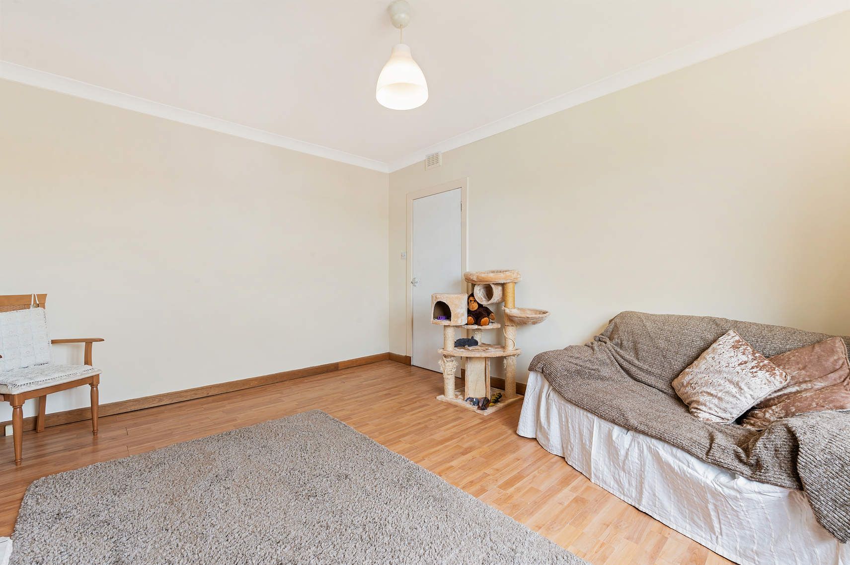 16 Station Road, Oakley, DUNFERMLINE, KY12 9QE Ross & Connel Ross