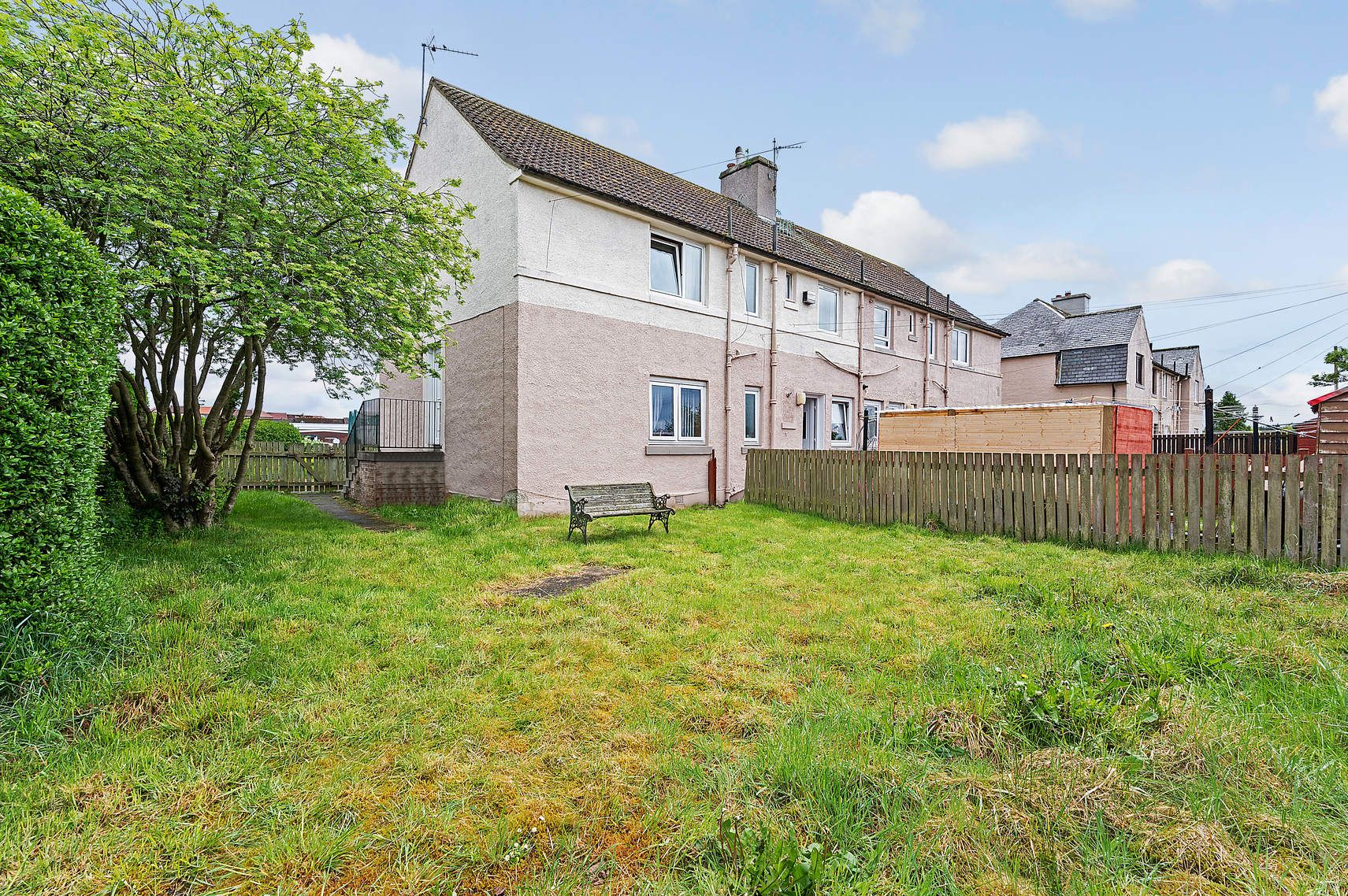 16 Station Road, Oakley, DUNFERMLINE, KY12 9QE Ross & Connel Ross