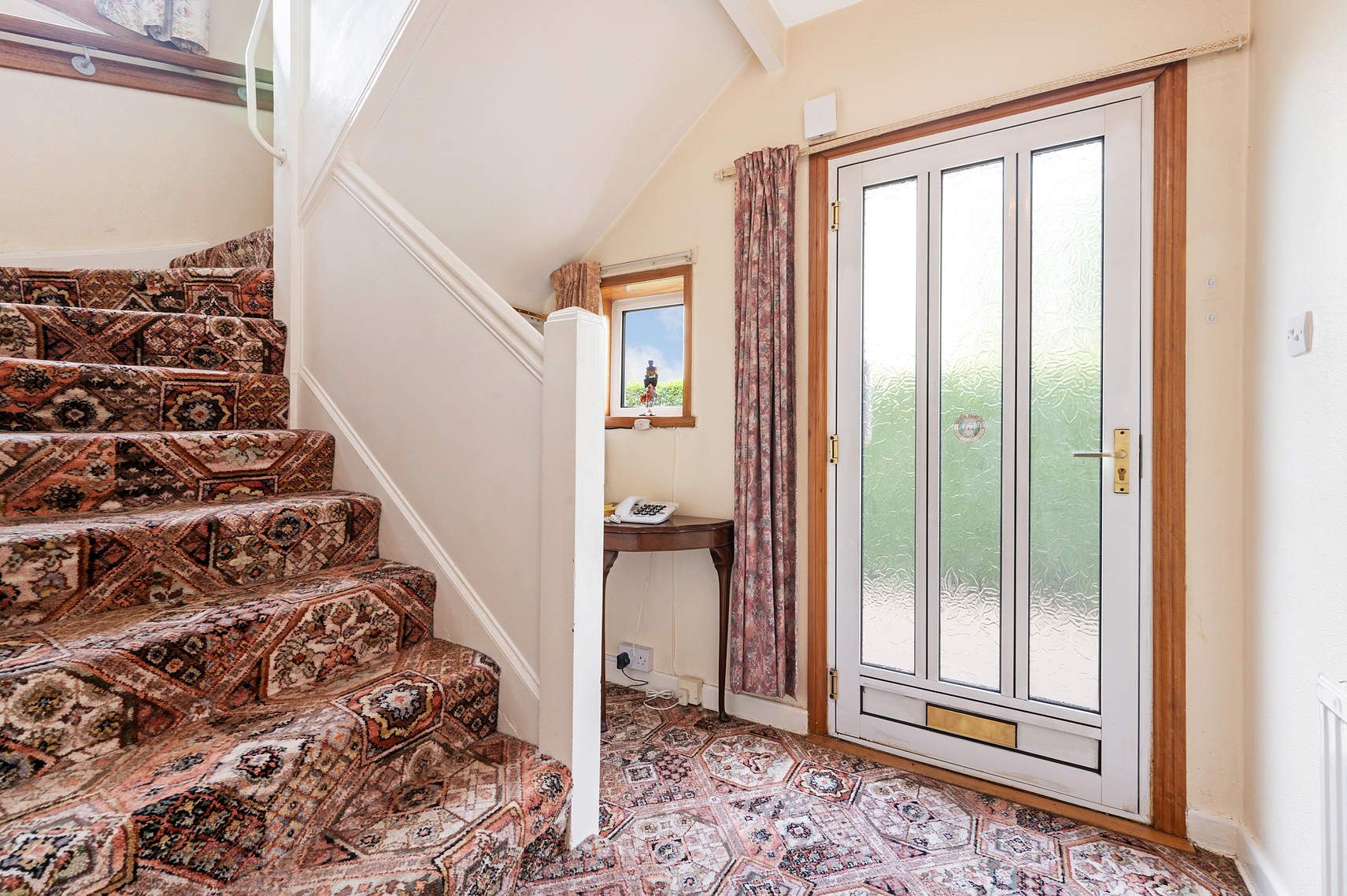 10 Kings Road, Rosyth, DUNFERMLINE, KY11 2SP Ross & Connel Ross