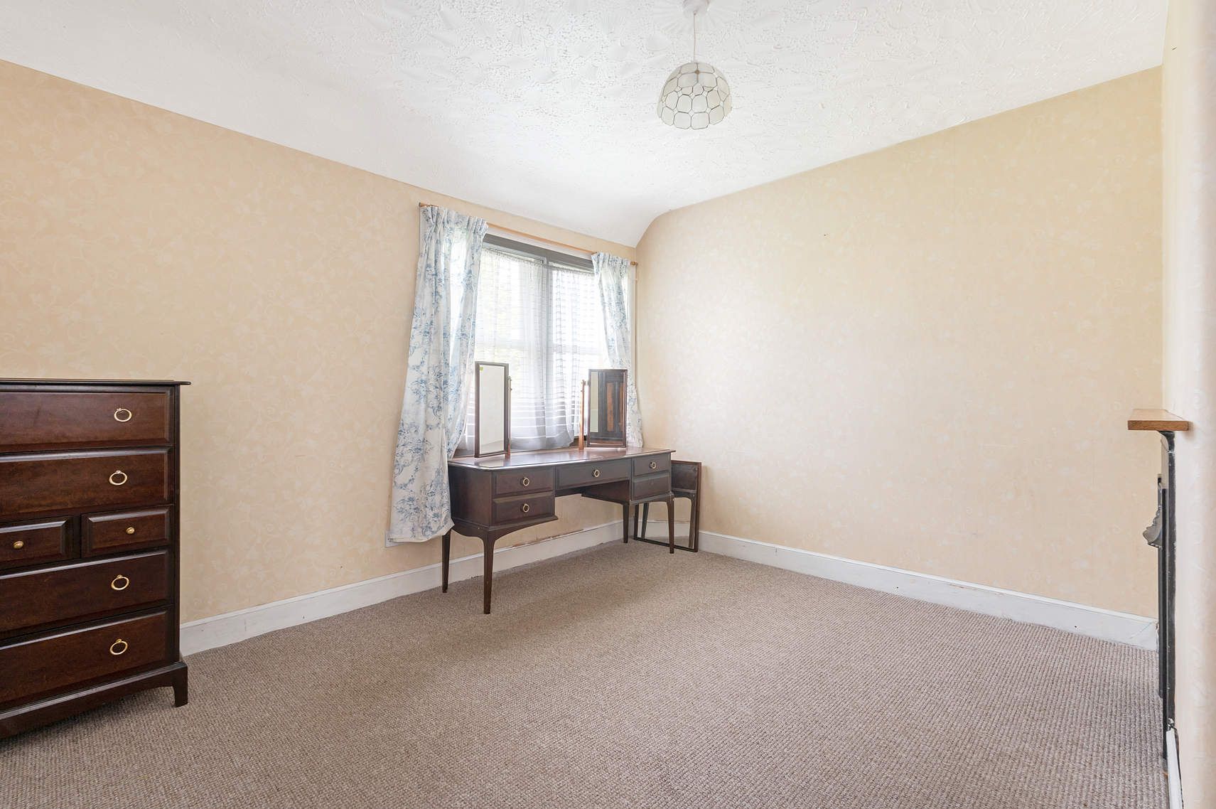 12 Pinkerton Place, Rosyth, DUNFERMLINE, KY11 2JN Ross & Connel