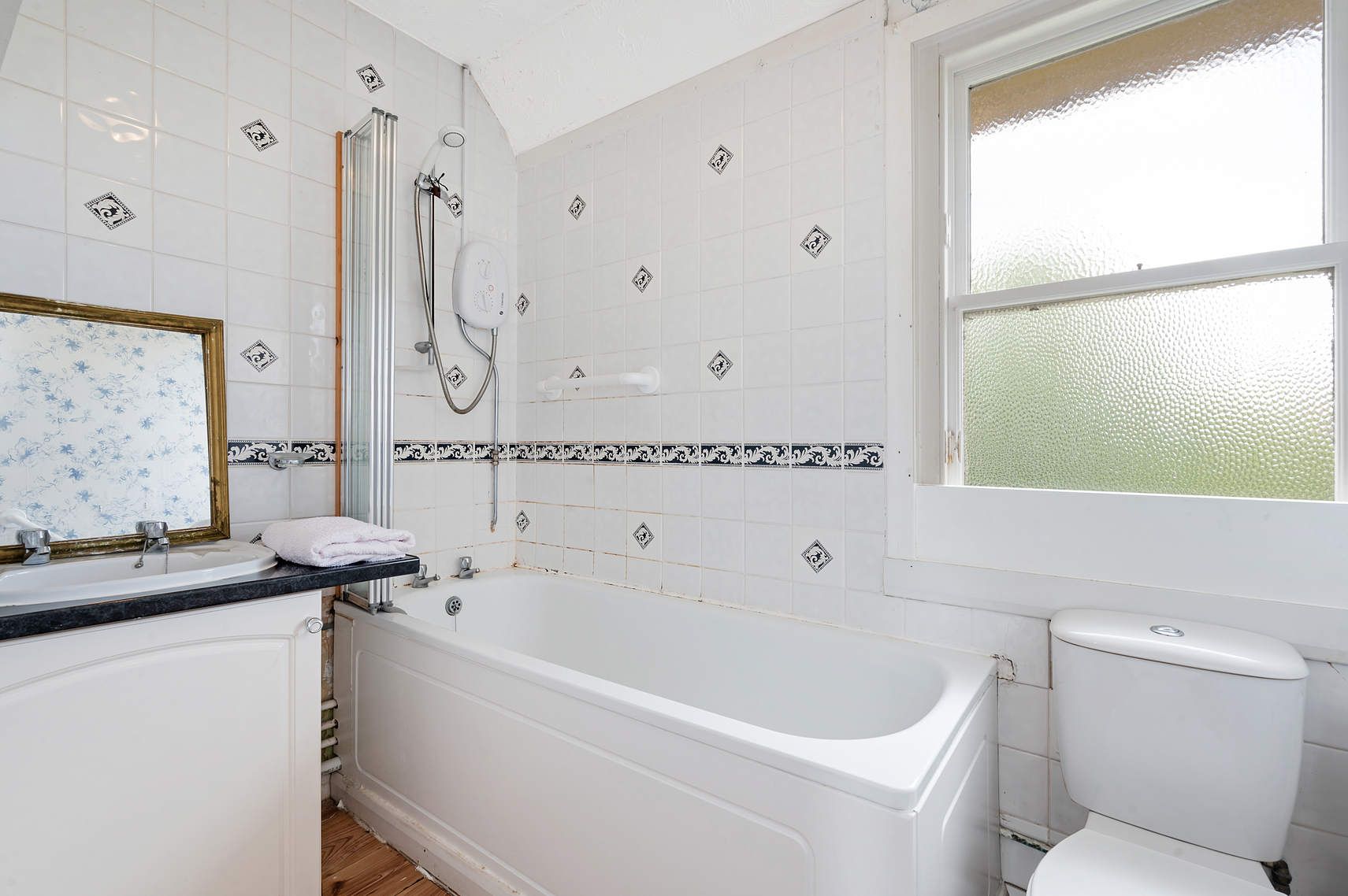 12 Pinkerton Place, Rosyth, DUNFERMLINE, KY11 2JN Ross & Connel