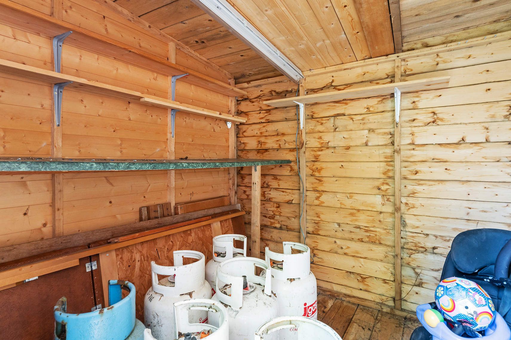 12 Pinkerton Place, Rosyth, DUNFERMLINE, KY11 2JN Ross & Connel