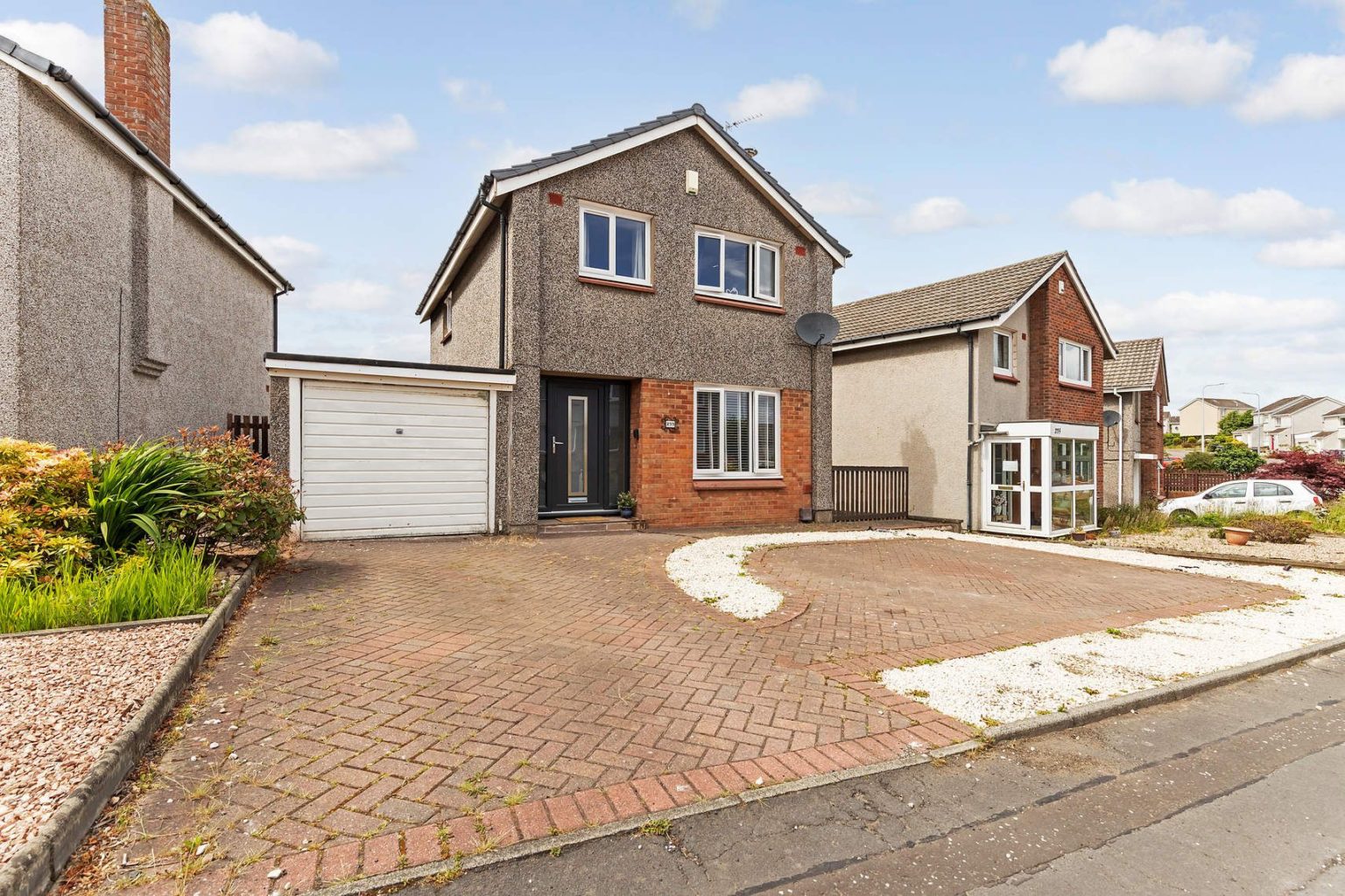 233 Pitcorthie Drive, DUNFERMLINE, KY11 8BS Ross & Connel Ross & Connel