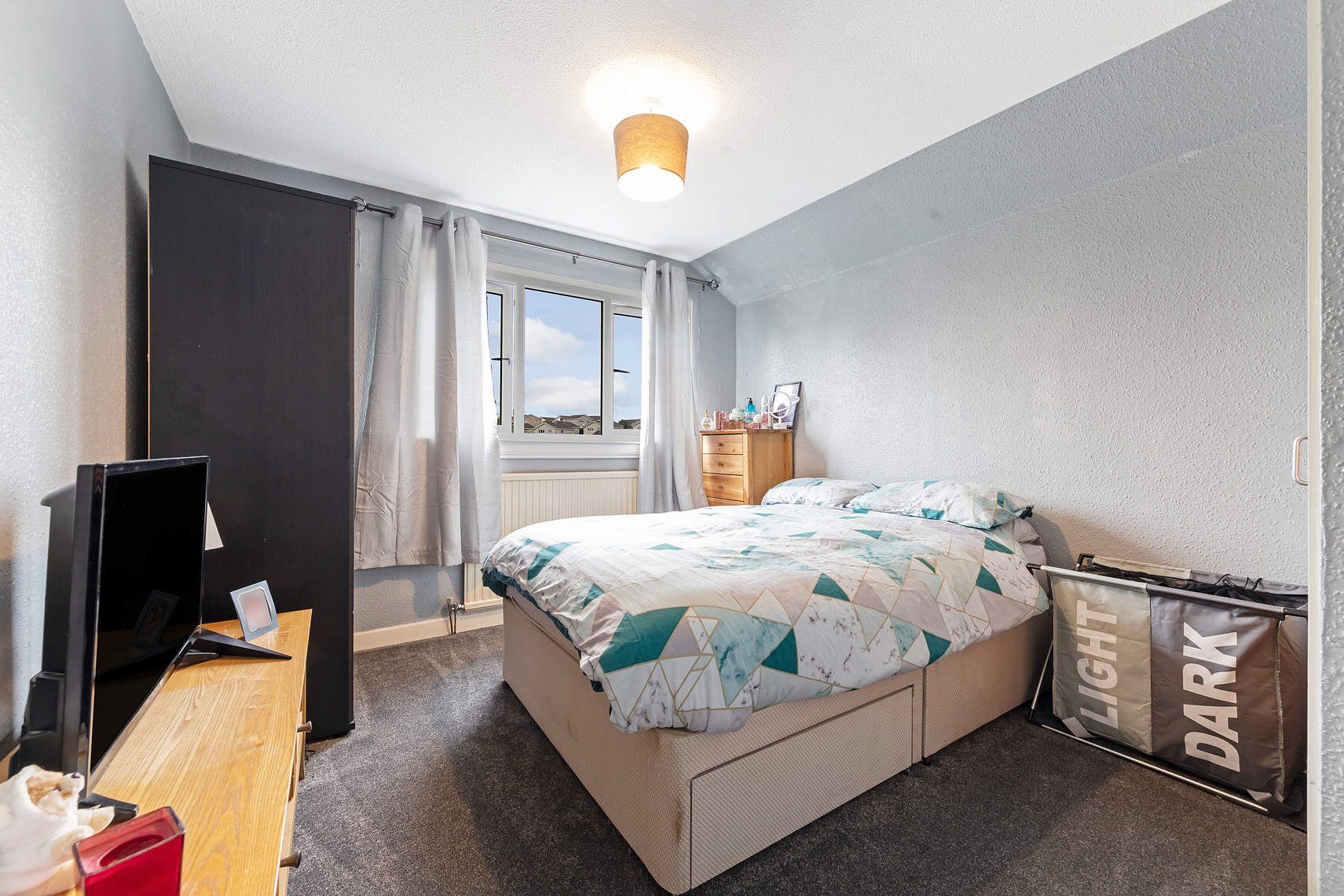 233 Pitcorthie Drive, DUNFERMLINE, KY11 8BS Ross & Connel Ross & Connel