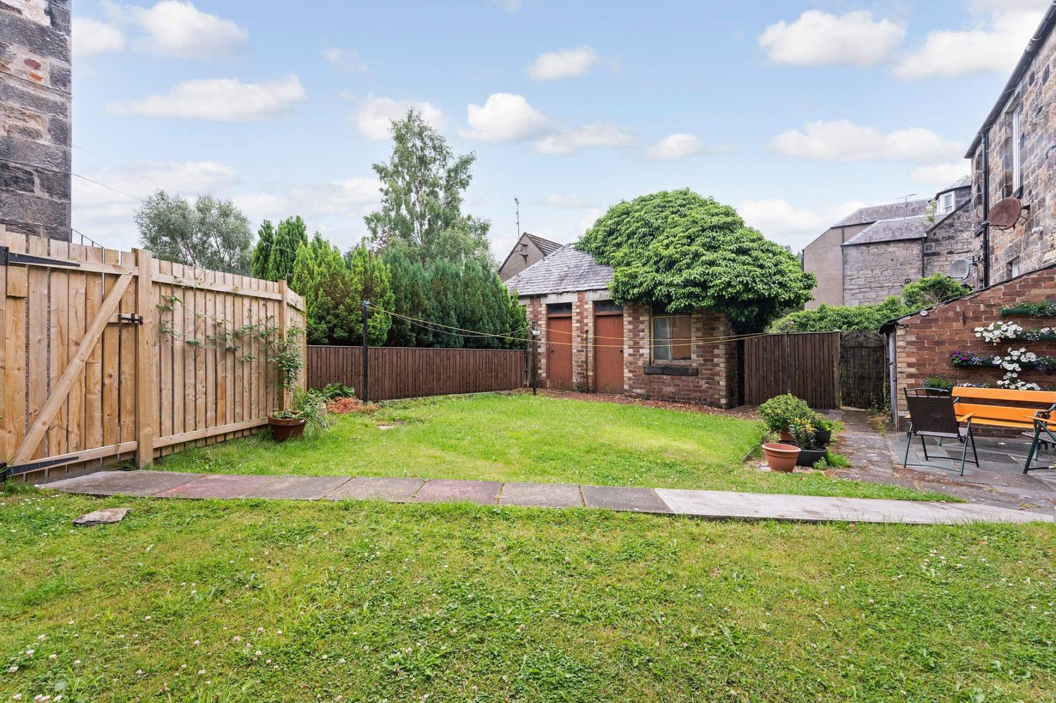 97B Appin Crescent, DUNFERMLINE, KY12 7QT Ross & Connel Ross & Connel