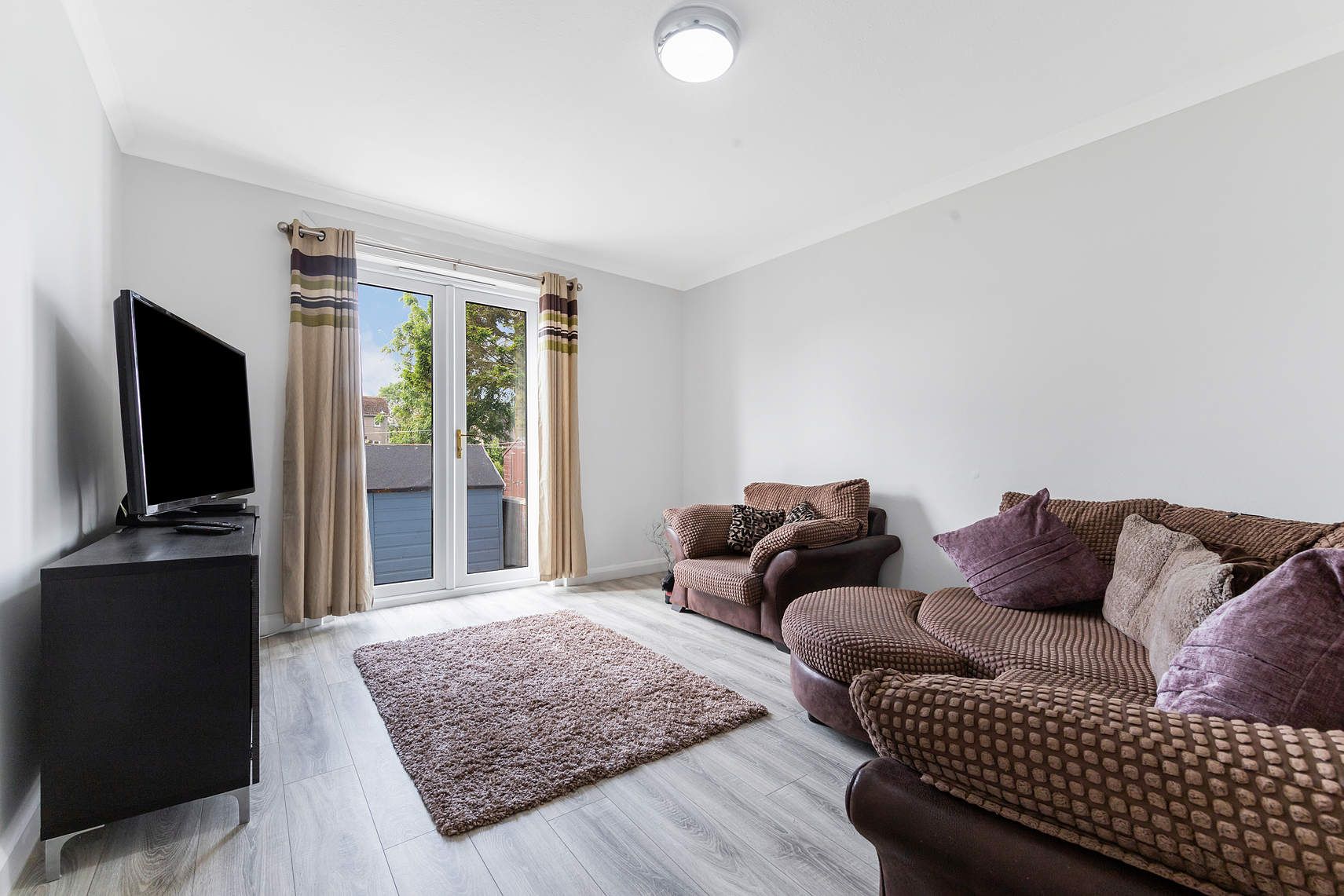 42 Blairwood Terrace, Oakley, DUNFERMLINE, KY12 9QG Ross & Connel