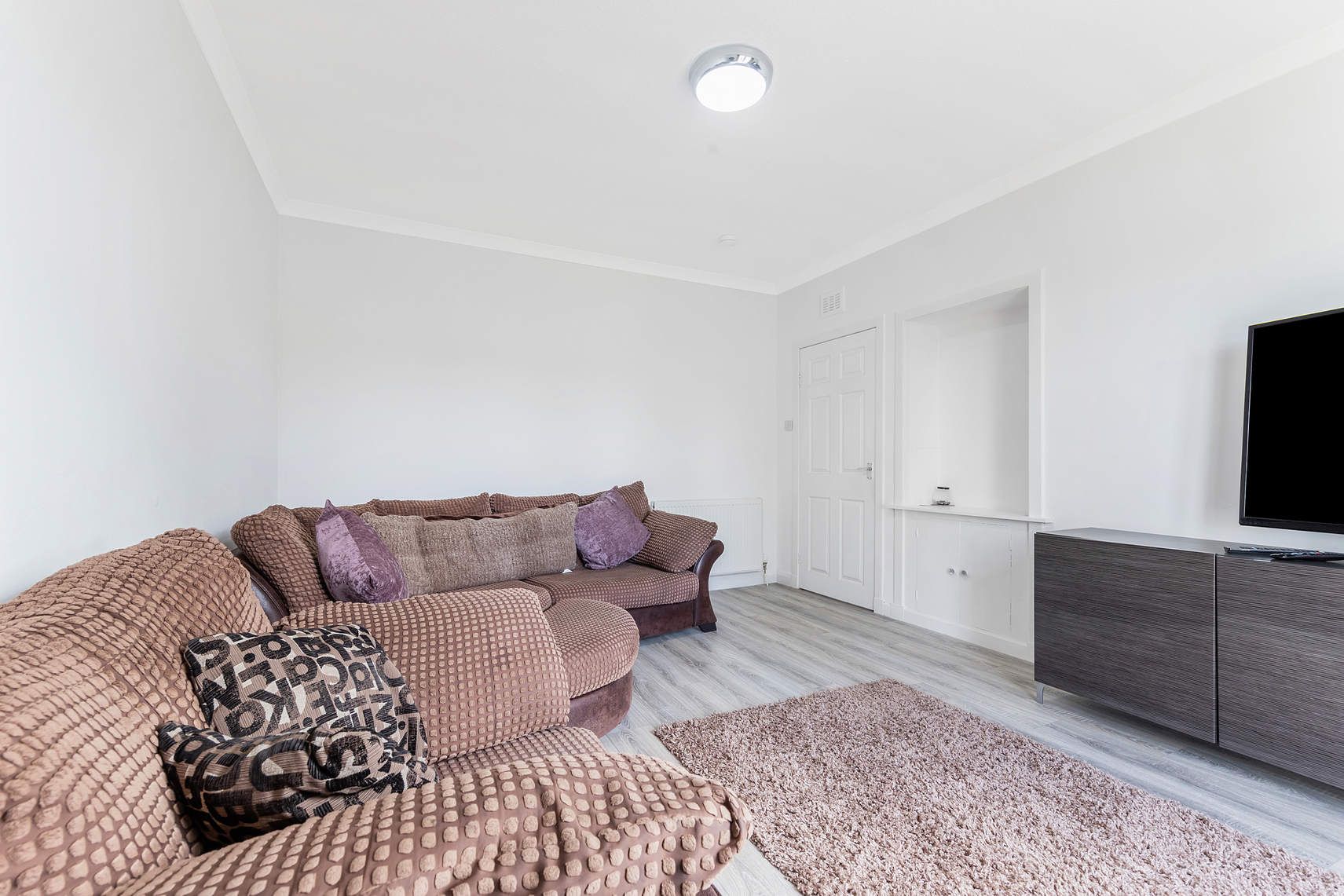 42 Blairwood Terrace, Oakley, DUNFERMLINE, KY12 9QG Ross & Connel