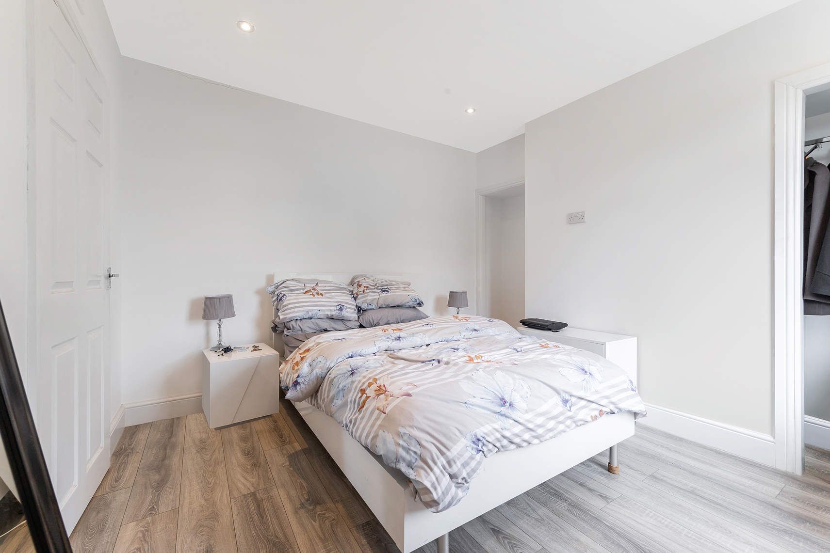 42 Blairwood Terrace, Oakley, DUNFERMLINE, KY12 9QG Ross & Connel