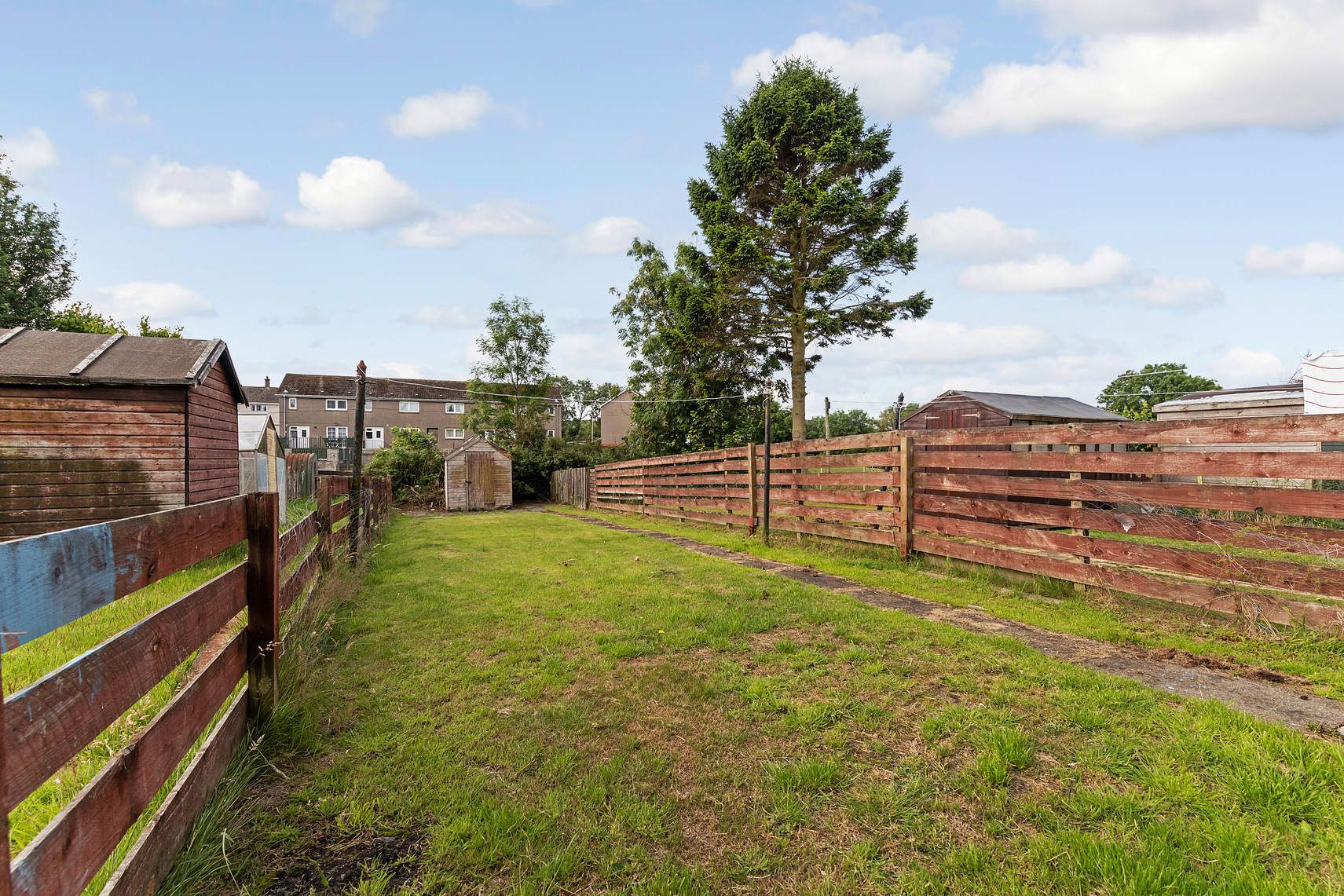 42 Blairwood Terrace, Oakley, DUNFERMLINE, KY12 9QG Ross & Connel