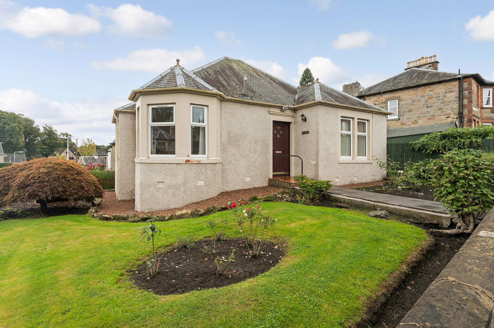 137 Brucefield Avenue, DUNFERMLINE, KY11 4SU Ross & Connel Ross & Connel