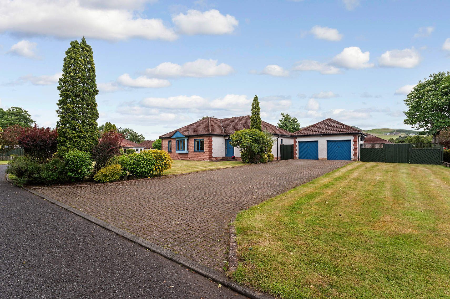 4 Westpark Gate, Saline, DUNFERMLINE, KY12 9US Ross & Connel Ross