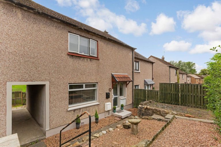 47 Don Road, DUNFERMLINE, KY11 4NH Ross & Connel Ross & Connel