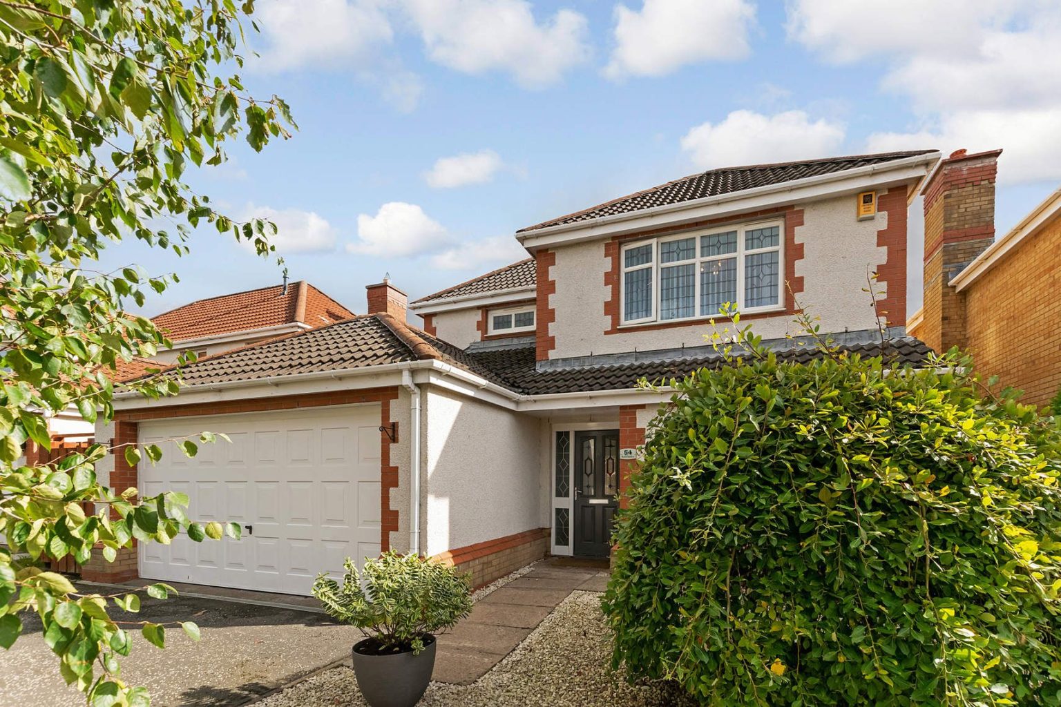 54 Bruce Gardens, DUNFERMLINE, KY11 8HG Ross & Connel Ross & Connel