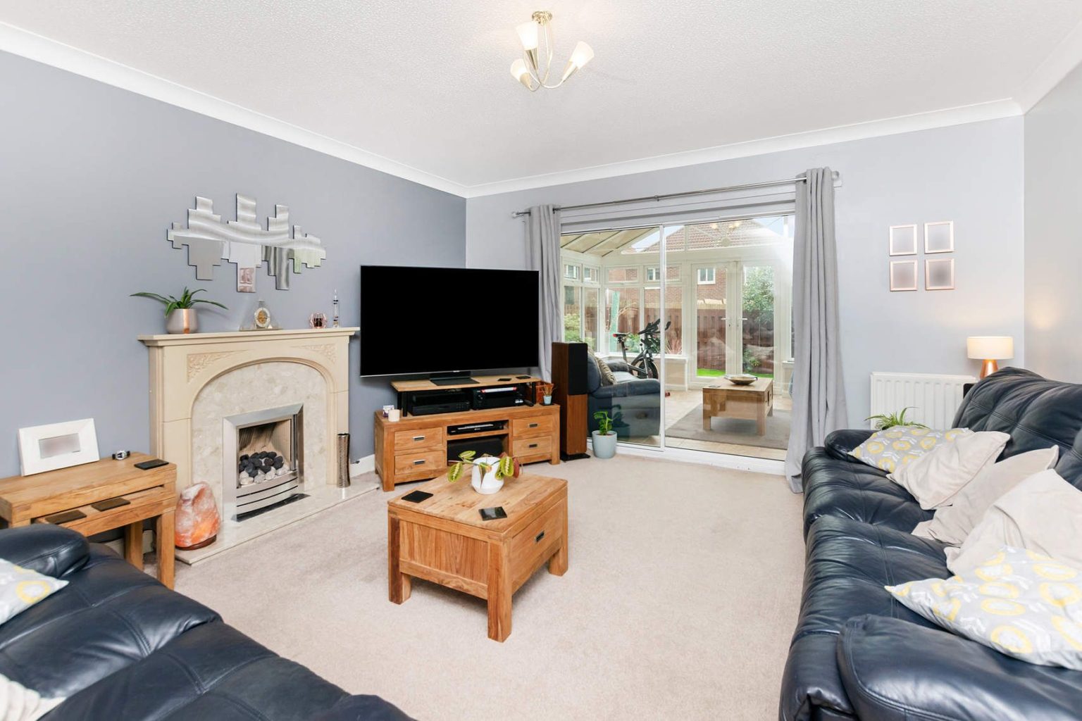 54 Bruce Gardens, DUNFERMLINE, KY11 8HG Ross & Connel Ross & Connel