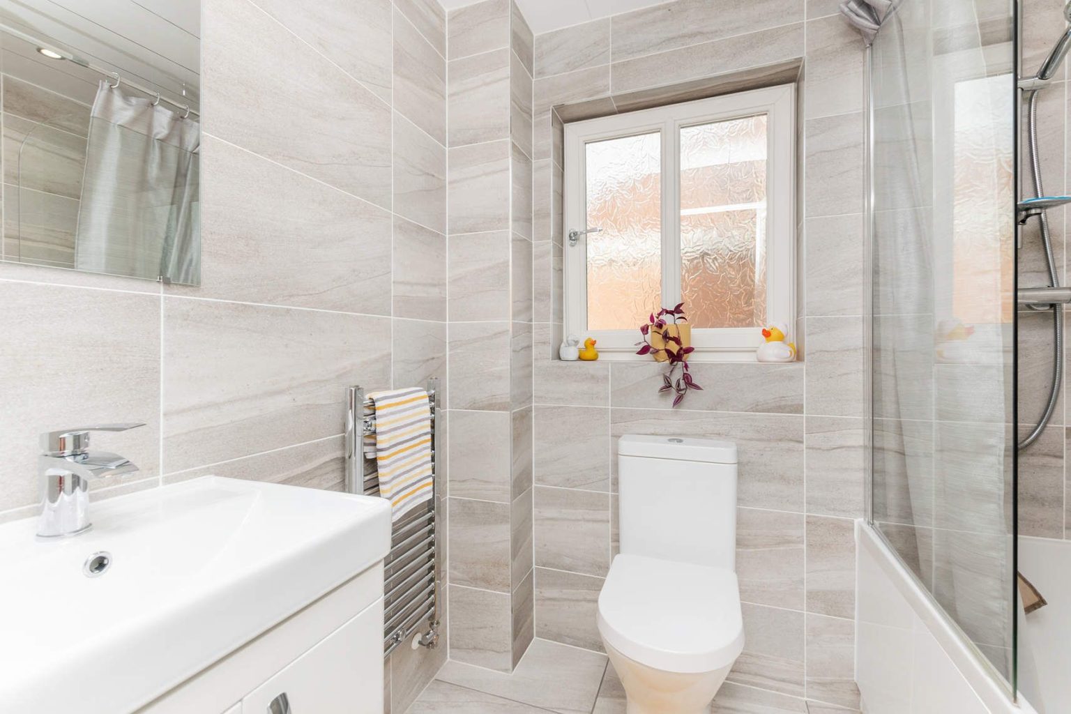 54 Bruce Gardens, DUNFERMLINE, KY11 8HG Ross & Connel Ross & Connel