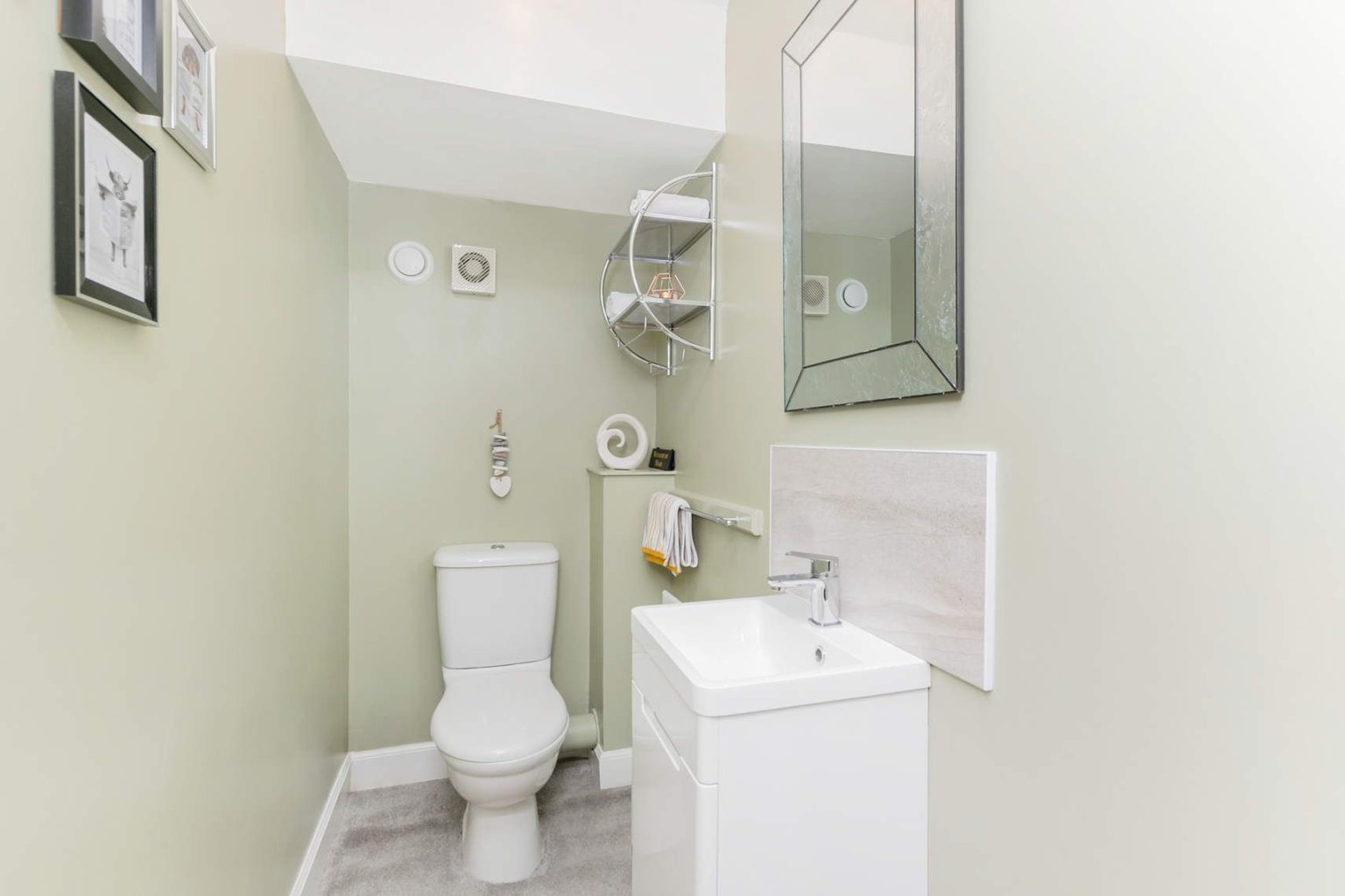 54 Bruce Gardens, DUNFERMLINE, KY11 8HG Ross & Connel Ross & Connel