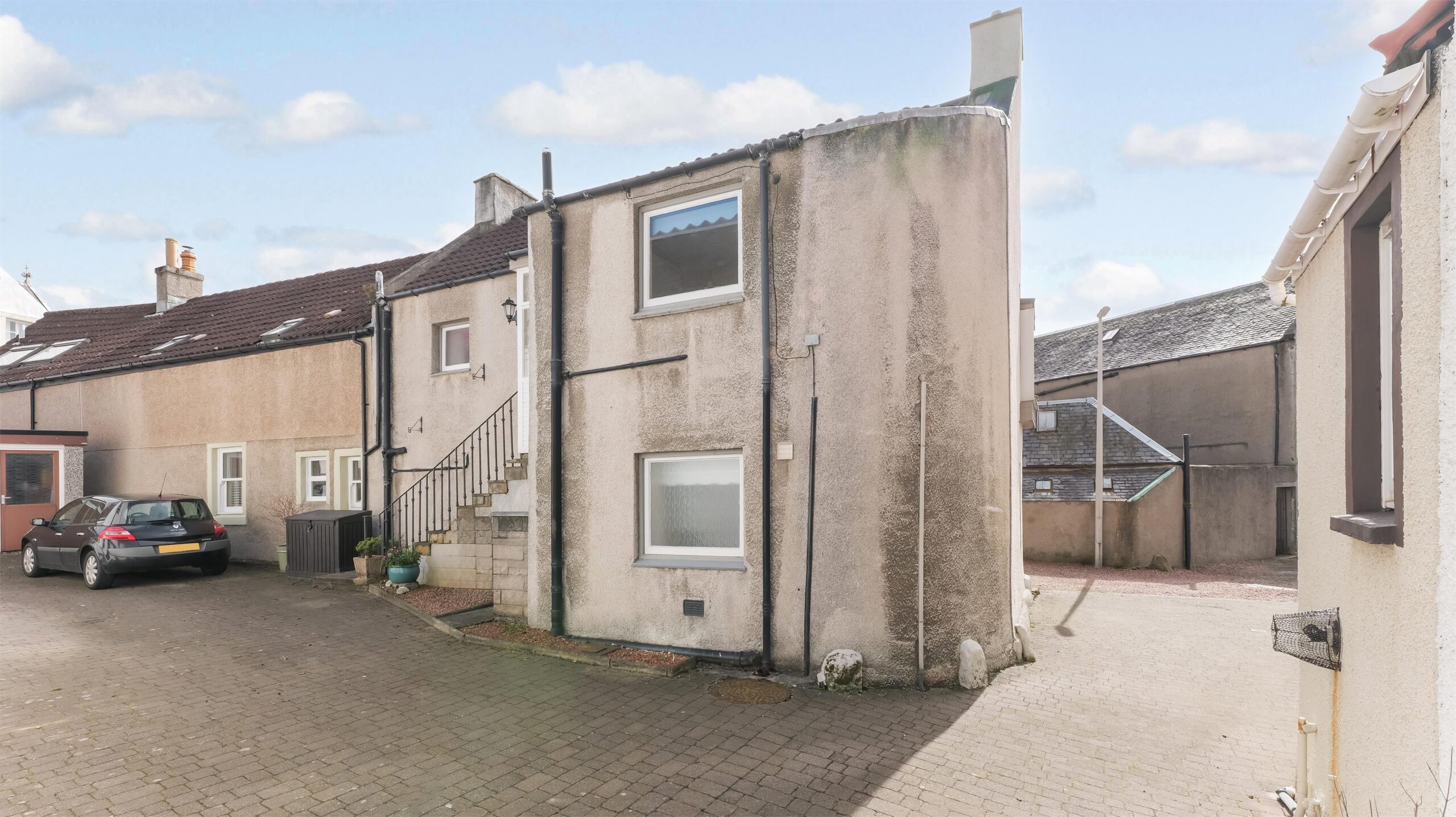 4 Warrington Court, Limekilns, Dunfermline, KY11 3HW
