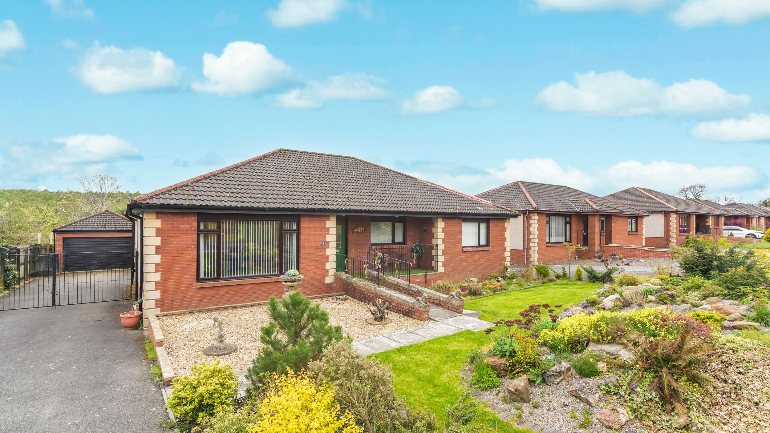5 Dean Acres, Comrie, Dunfermline, KY12 9XS